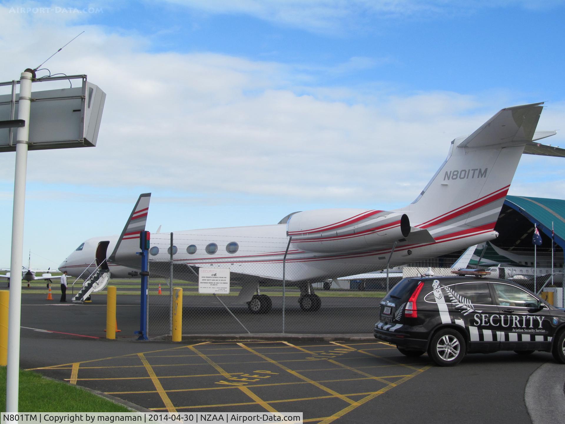 N801TM, 2008 Gulfstream Aerospace GV-SP (G550) C/N 5222, Under pre-departure check by pilot.