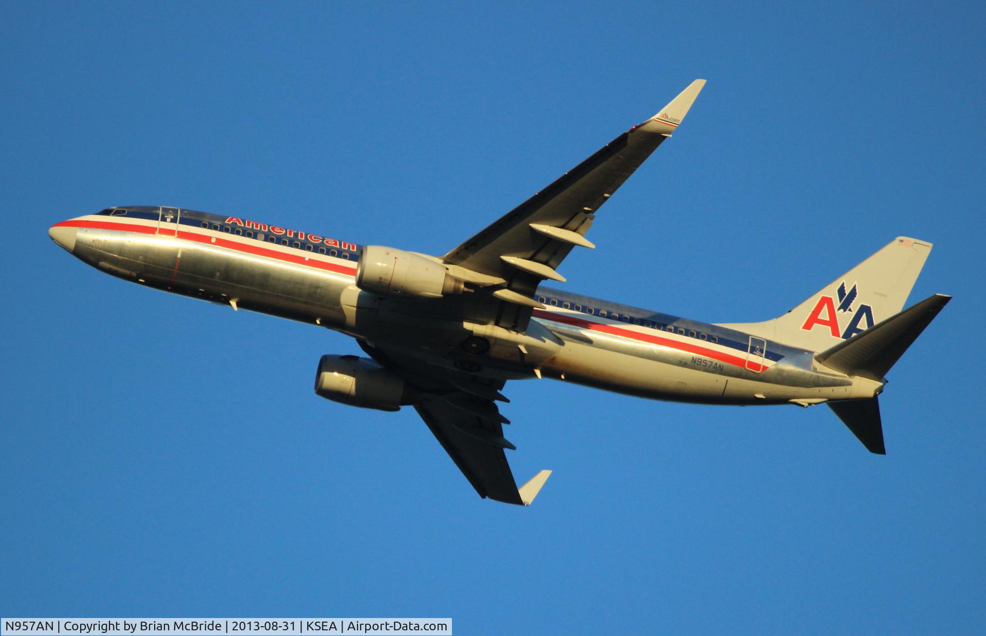 N957AN, 2001 Boeing 737-823 C/N 29541, American Airlines. 737-823. N957AN 3CM cn 29541 788. Seattle Tacoma - International (SEA KSEA). Image © Brian McBride. 31 August 2013