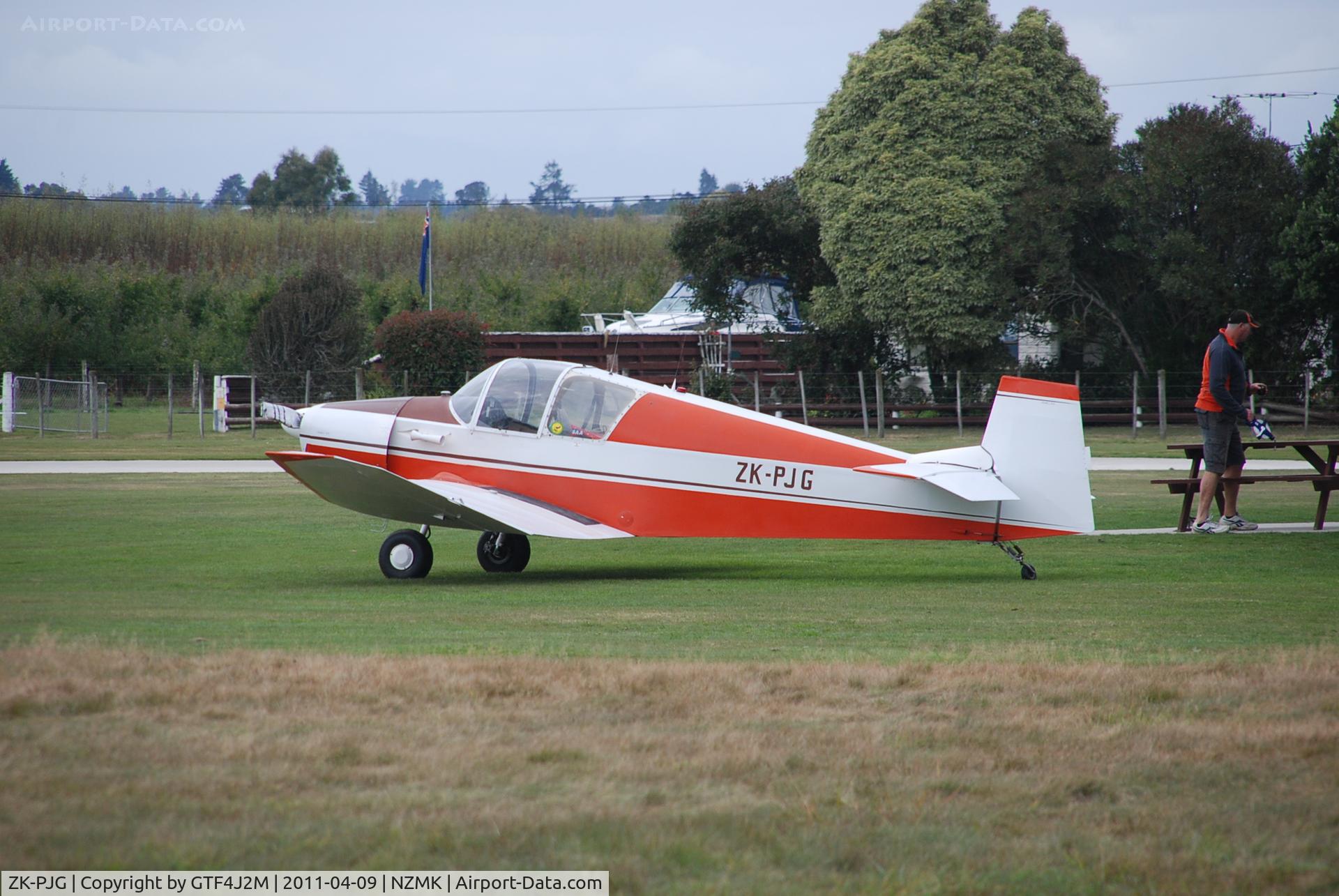 ZK-PJG, Jodel D-11 C/N AACA/294, ZK-PJG at Motueaka 9.4.11