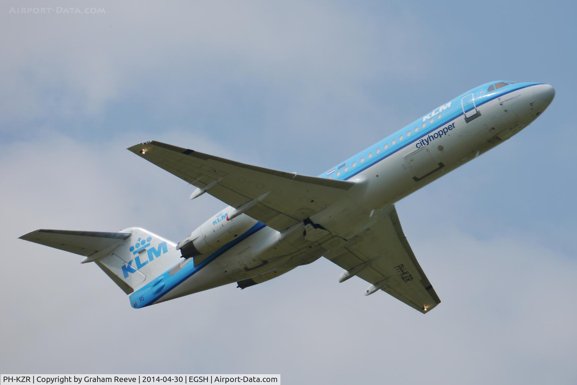PH-KZR, 1995 Fokker 70 (F-28-0070) C/N 11551, Departing from Norwich for Amsterdam.