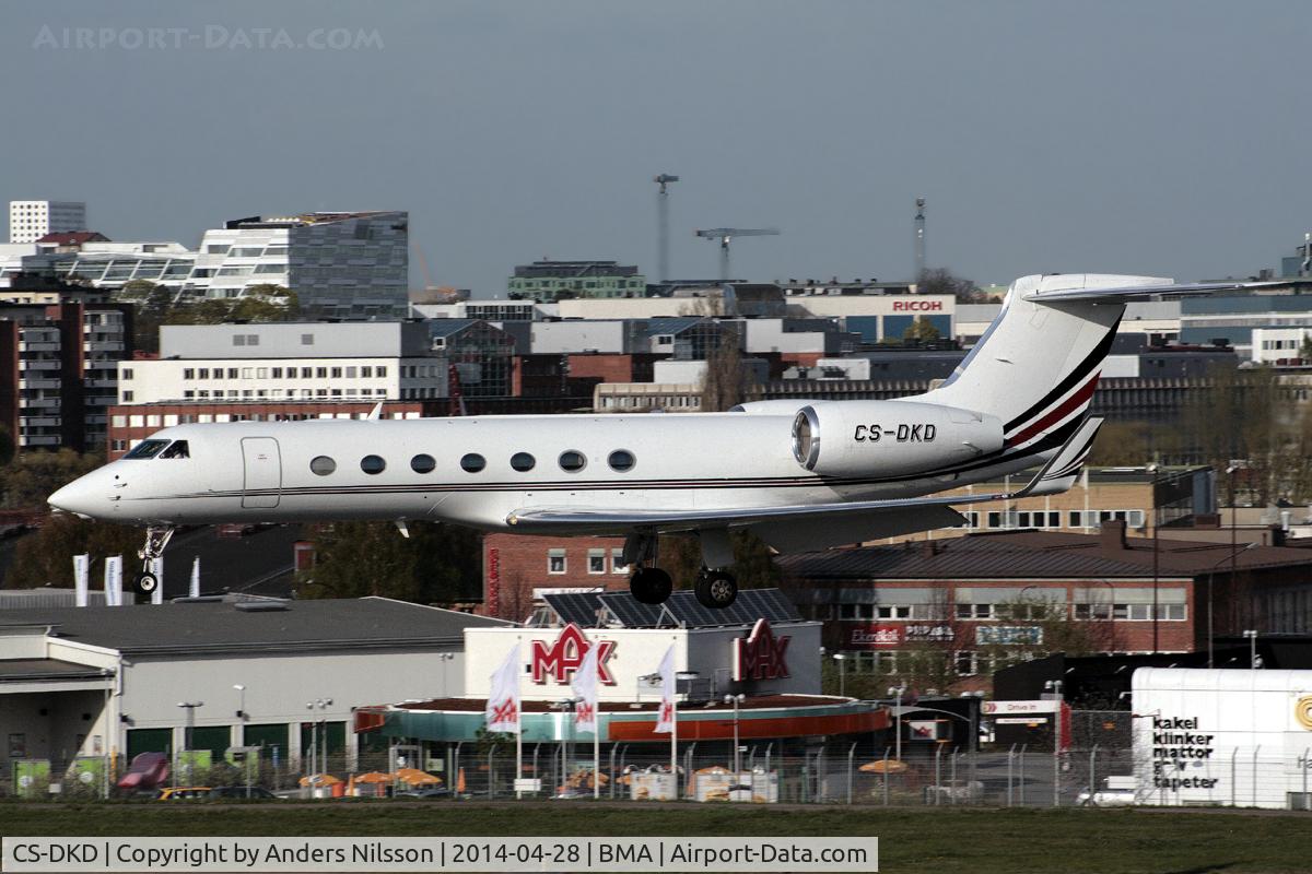 CS-DKD, 2005 Gulfstream Aerospace GV-SP (G550) C/N 5081, On final for runway 30.