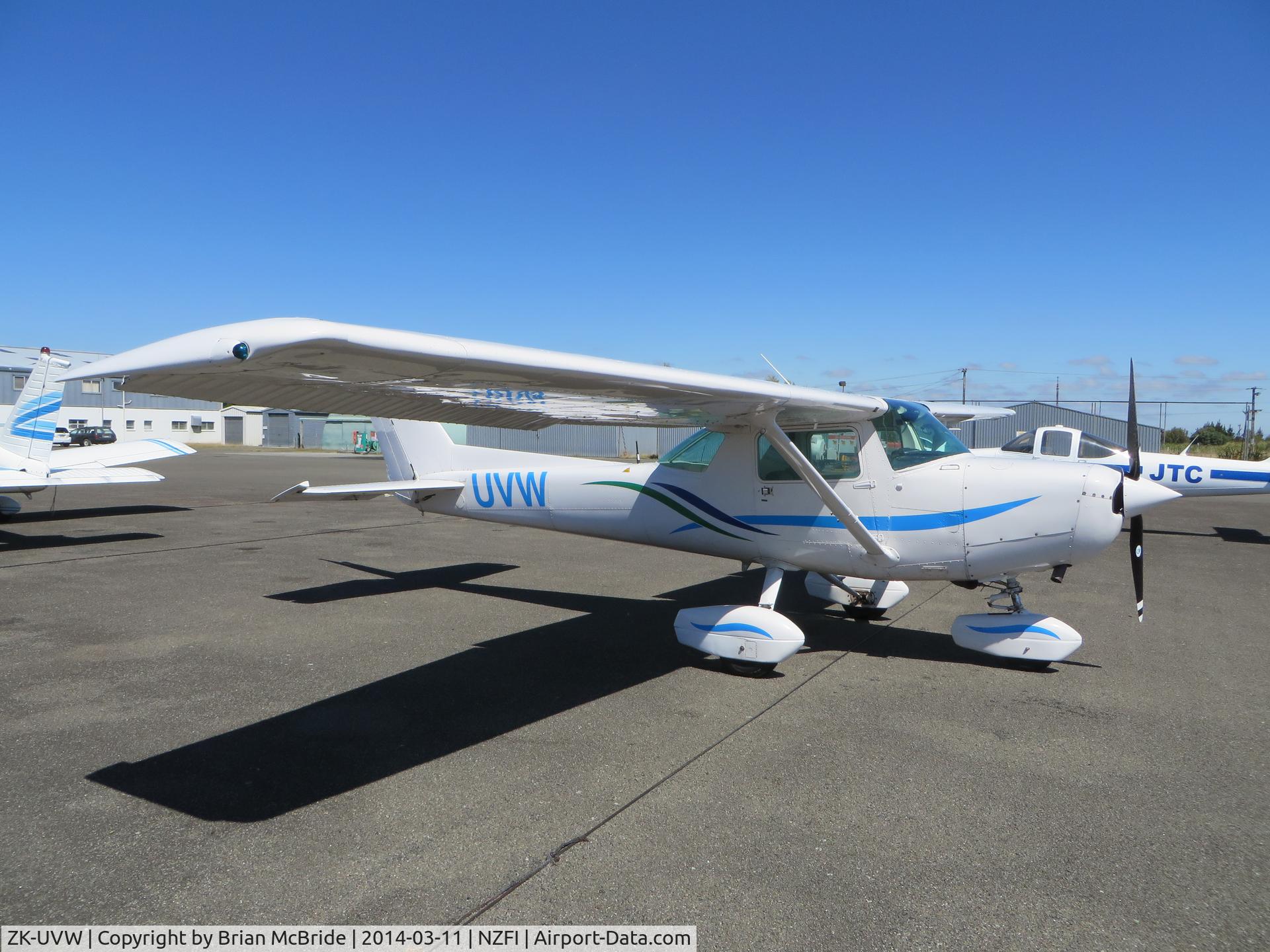 ZK-UVW, 1977 Cessna 152 C/N 152-80280, Cessna 152. ZK-UVW cn 15280280. Fielding Aerodrome (ICAO NZFI). Image © Brian McBride. 11 March 2014