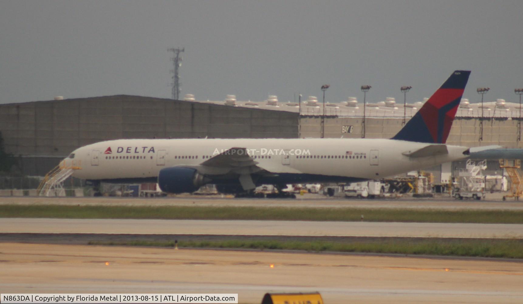 N863DA, 1999 Boeing 777-232 C/N 29735, Delta 777-200