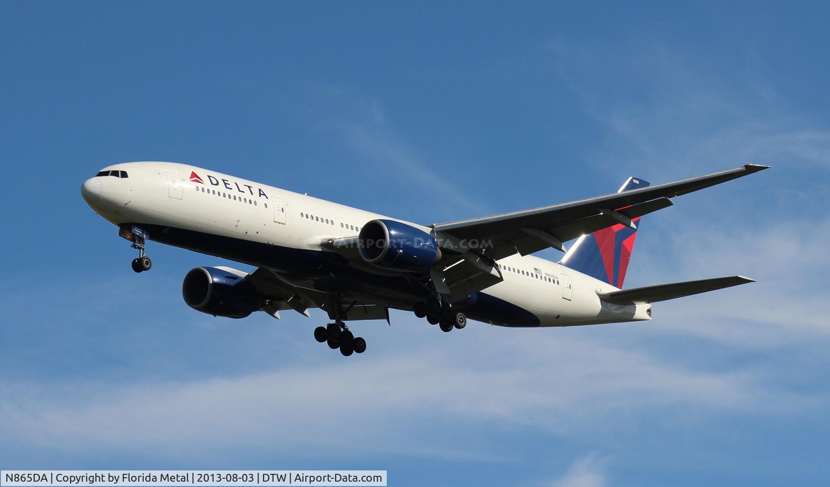 N865DA, 1999 Boeing 777-232 C/N 29737, Delta 777-200