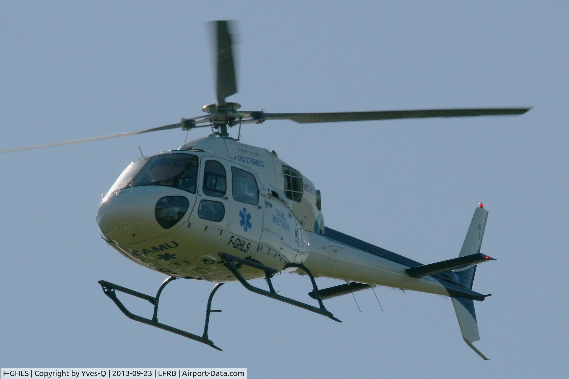 F-GHLS, Eurocopter AS-355N Ecureuil 2 C/N 5579, Eurocopter AS-355N, Flight over Brest-Bretagne Airport (LFRB-BES)