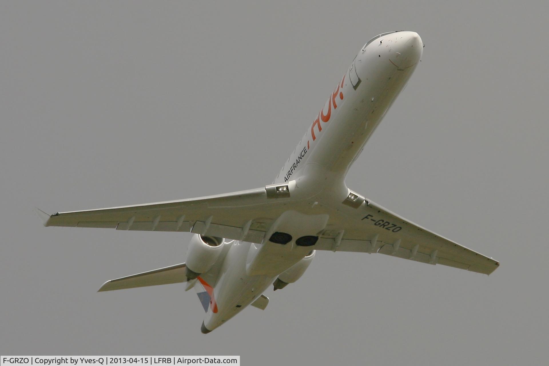 F-GRZO, 2007 Canadair CRJ-700 (CL-600-2C10) Regional Jet C/N 10265, Canadair Regional Jet CRJ-702, Take off Rwy 25L, Brest-Guipavas Regional Airport (LFRB-BES)