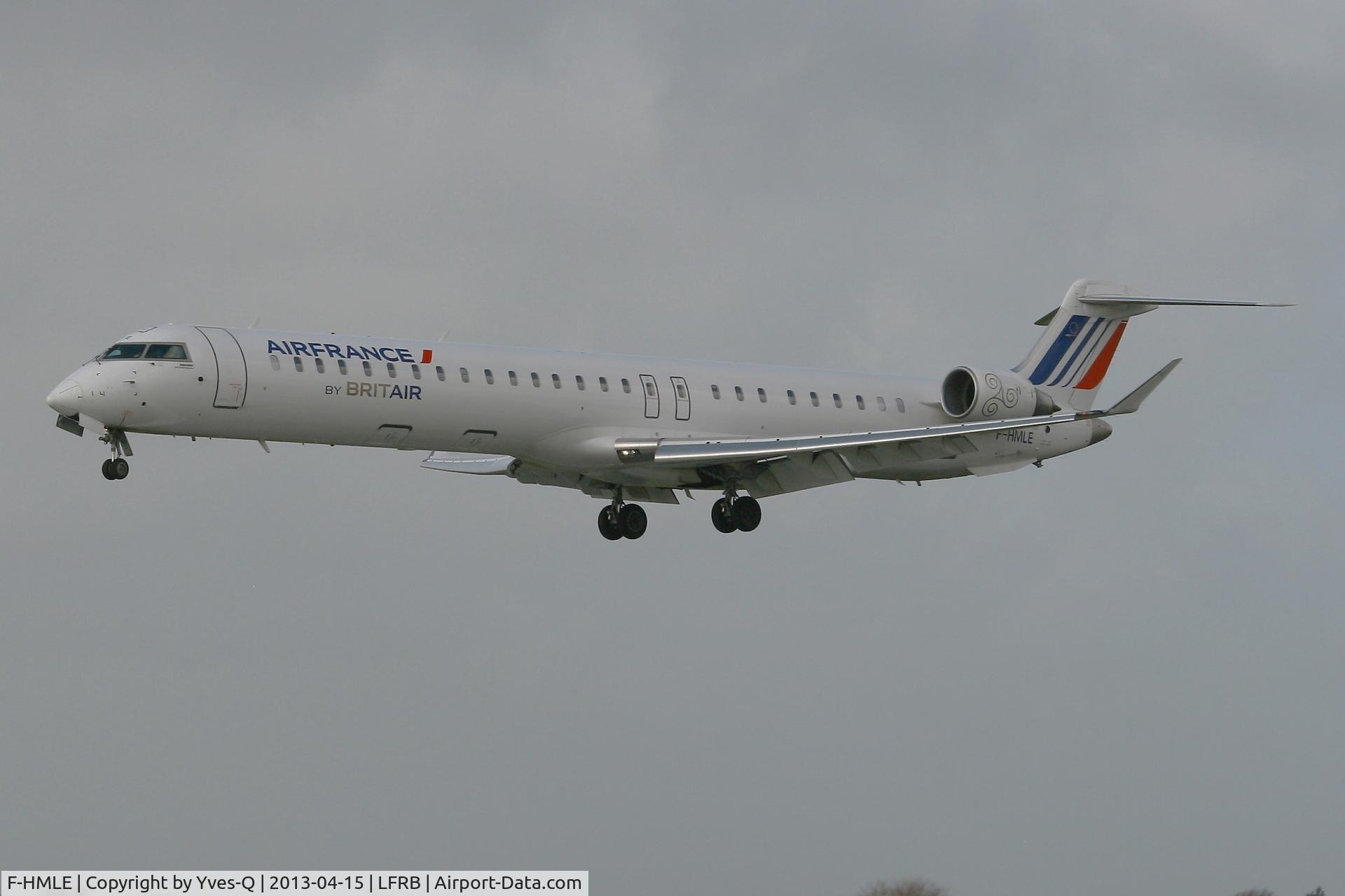 F-HMLE, 2010 Bombardier CRJ-1000EL NG (CL-600-2E25) C/N 19009, Canadair Regional Jet CRJ-1000, Short approach rwy 25L, Brest-Guipavas Regional Airport (LFRB-BES)