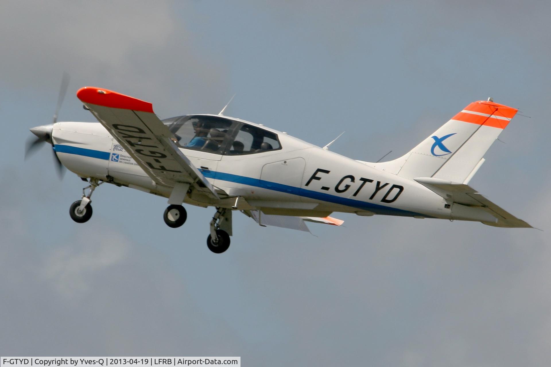 F-GTYD, Socata TB-20 C/N 2157, Socata TB 20 Trinidad, Take off Rwy 25L, Brest-Guipavas Airport (LFRB-BES)