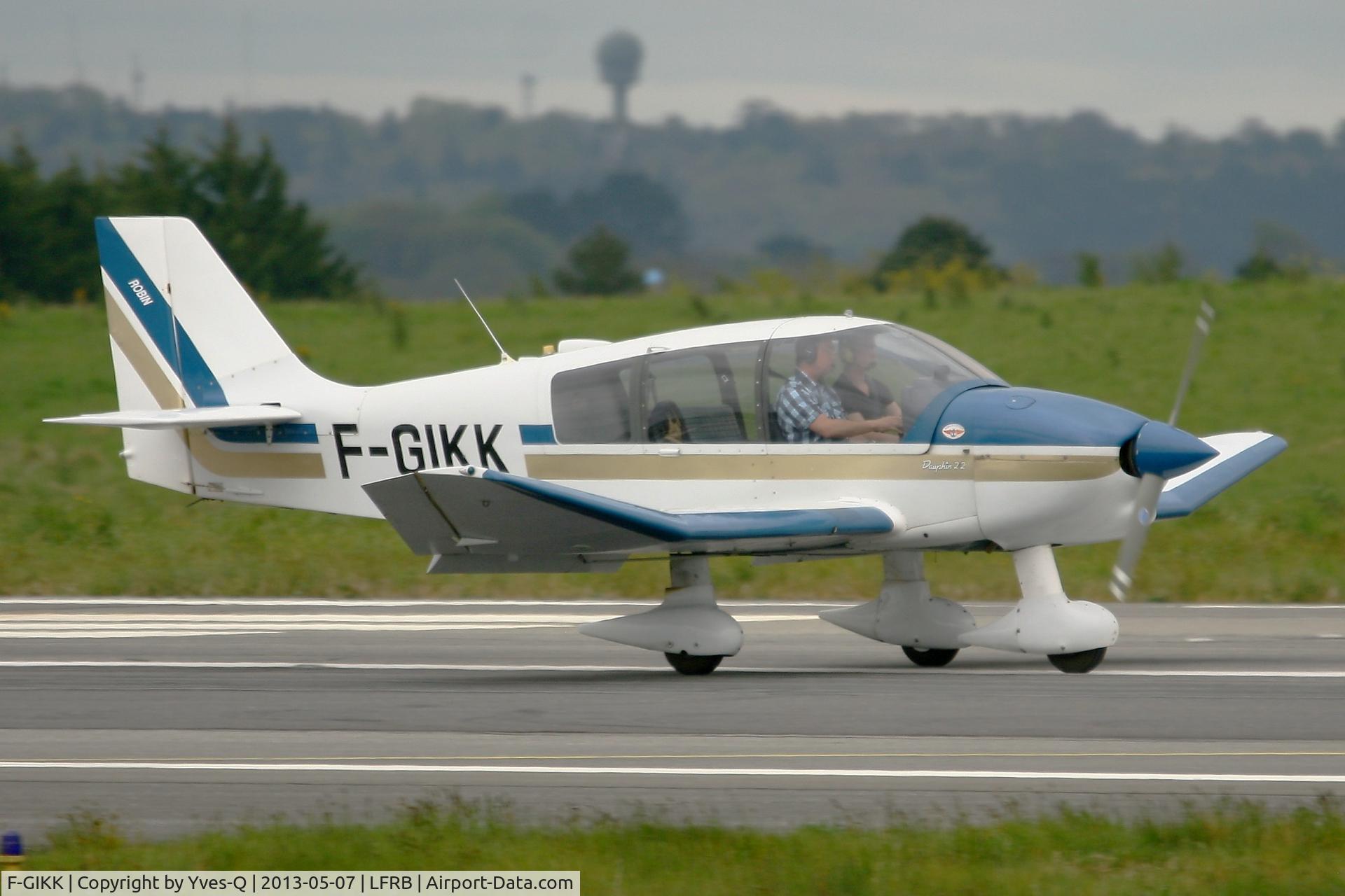 F-GIKK, Robin DR-400-120 C/N 1942, Robin DR-400-120, Landing rwy 25L, Brest-Guipavas Airport (LFRB-BES)