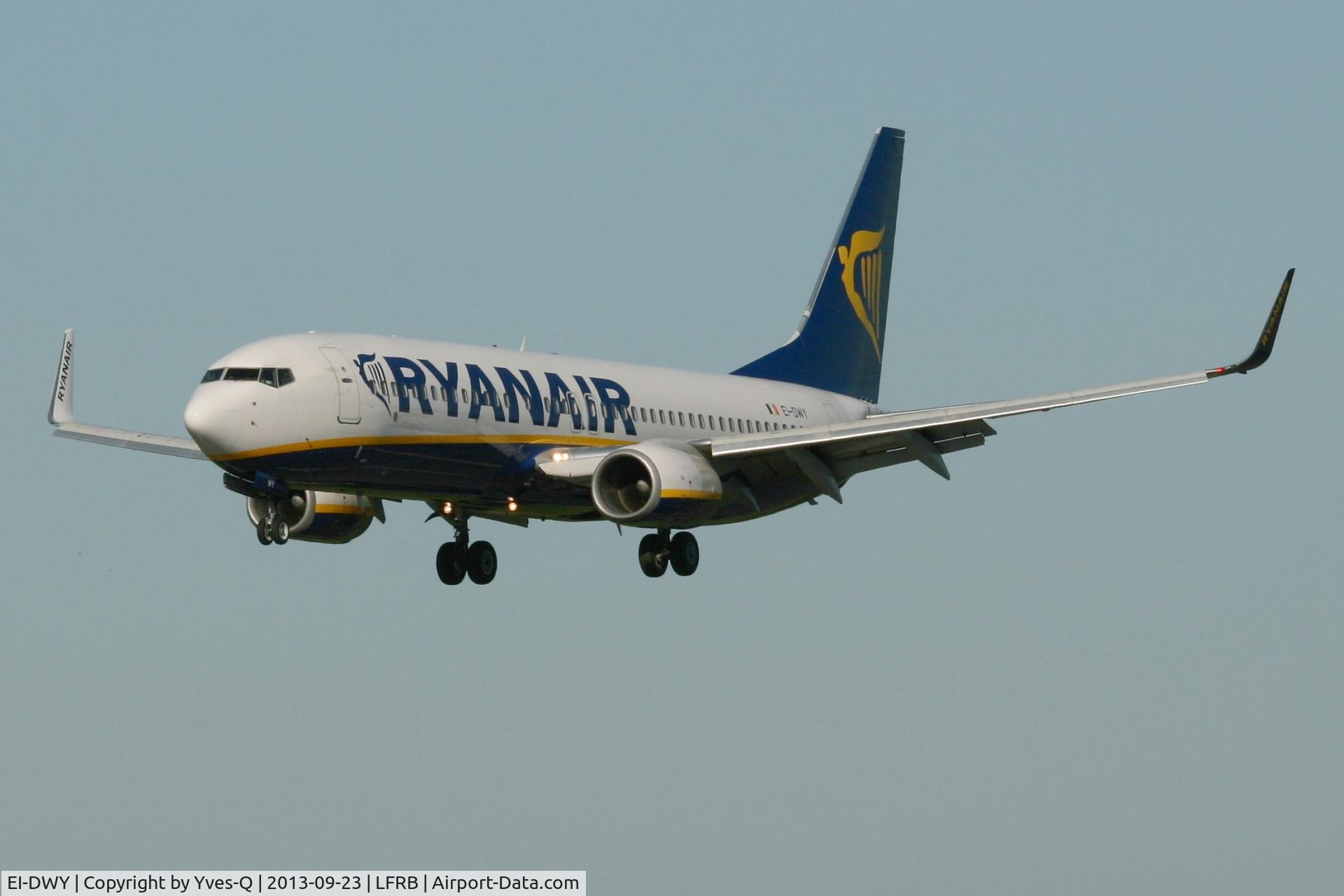 EI-DWY, 2008 Boeing 737-8AS C/N 33638, Boeing 737-8AS(WL), Short approach rwy 07R, Brest-Guipavas Airport (LFRB-BES)