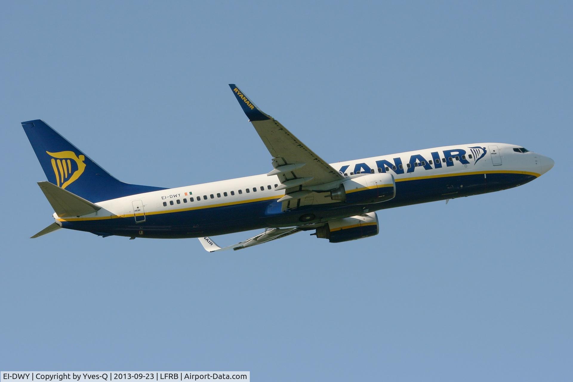 EI-DWY, 2008 Boeing 737-8AS C/N 33638, Boeing 737-8AS(WL), Take off rwy 07R, Brest-Guipavas Airport (LFRB-BES)