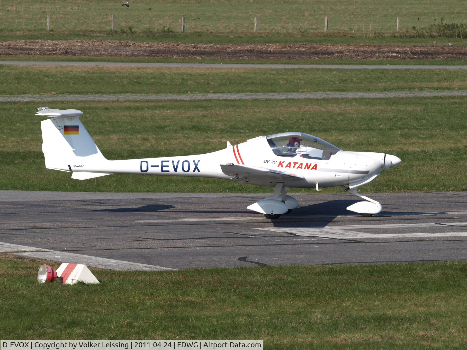 D-EVOX, 1994 HOAC DV-20 Katana C/N 20038, line up