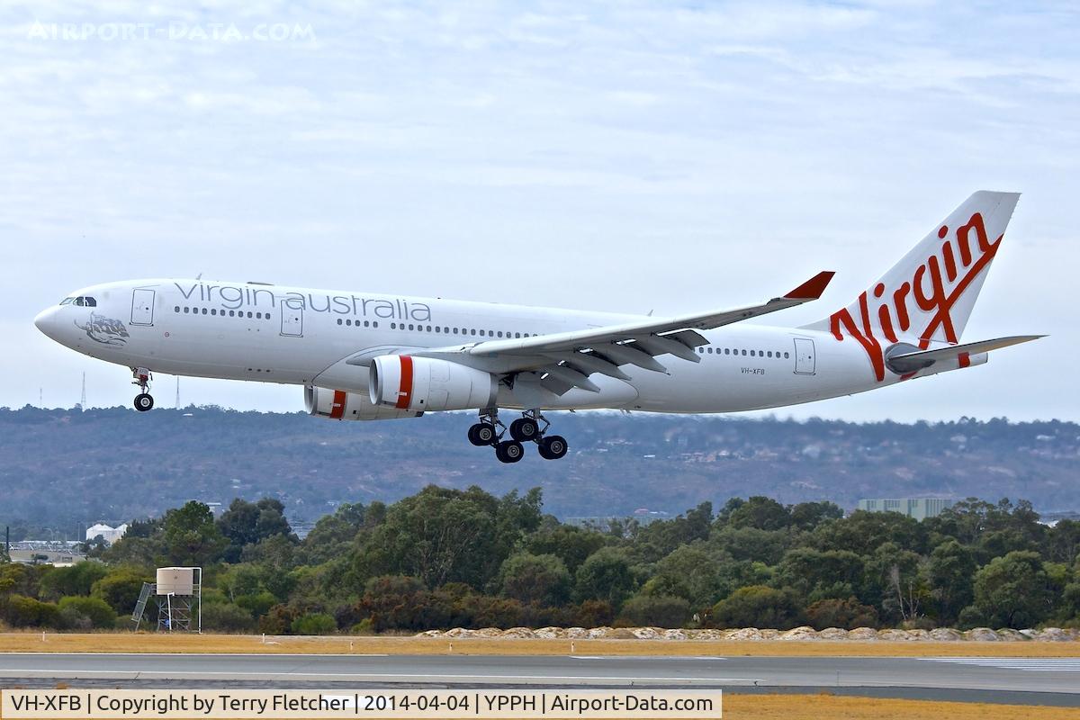 VH-XFB, 2000 Airbus A330-243 C/N 372, VH-XFB (Cable Beach), 2000 Airbus A330-243, c/n: 372 at Perth Int