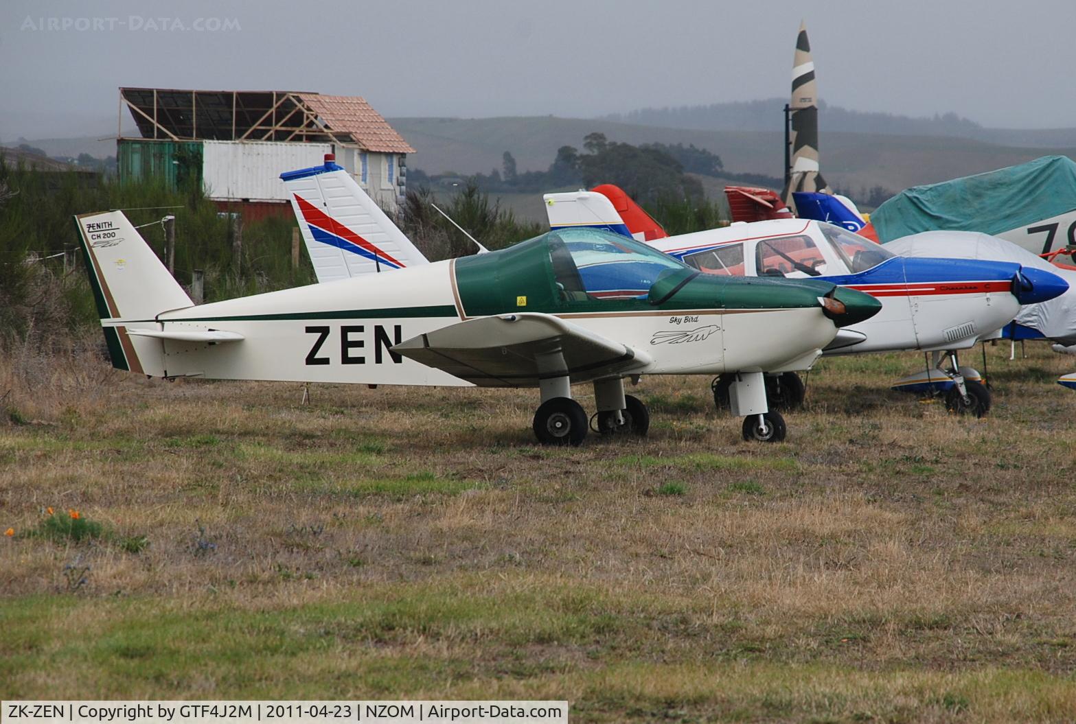 ZK-ZEN, Zenair Zenith CH-200 C/N AACA/662, ZK-ZEN visiting the Omaka airshow 23.4.11