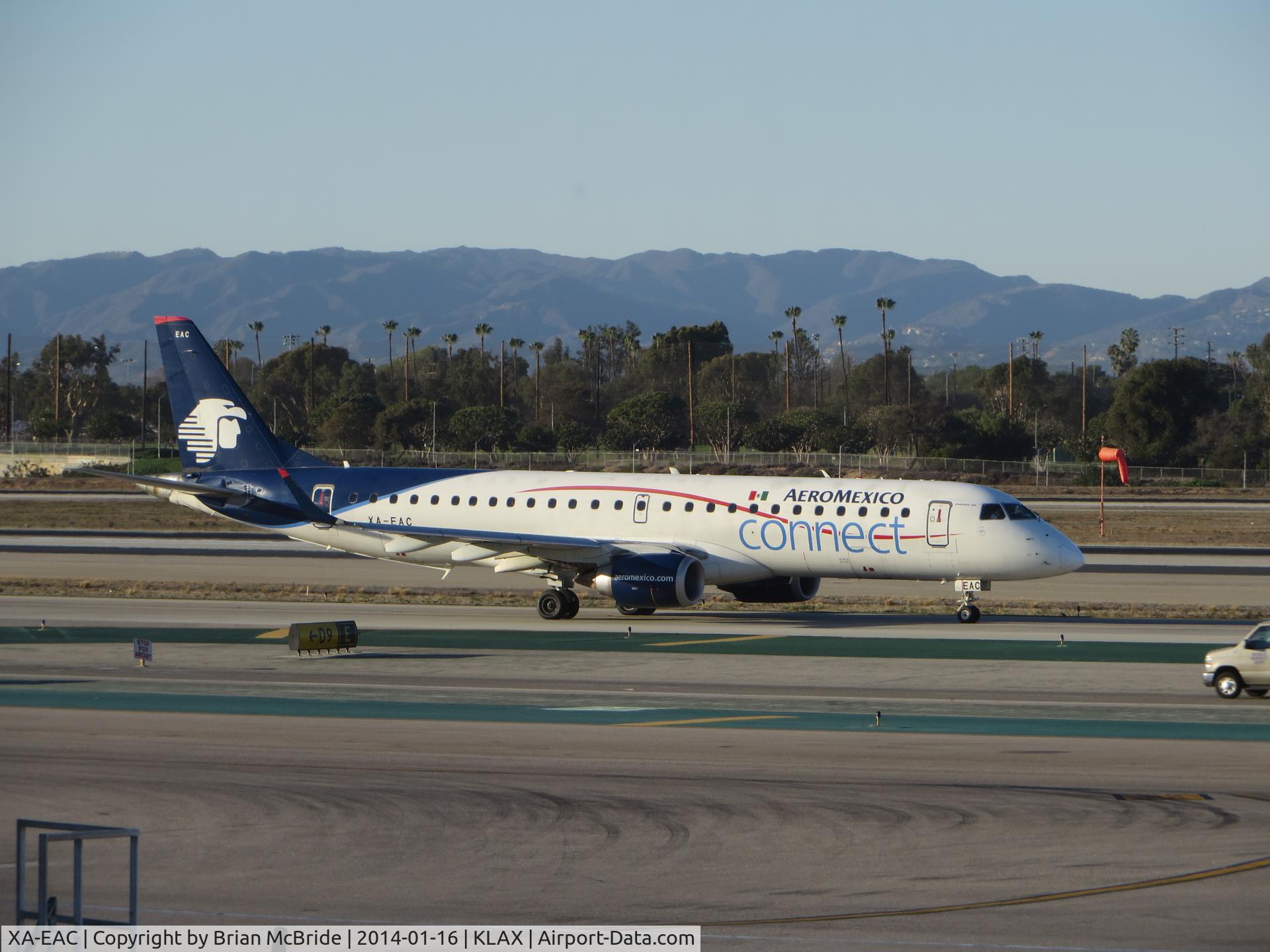 XA-EAC, 2008 Embraer 190AR (ERJ-190-100IGW) C/N 19000145, AeroMexico Connect. Embraer ERJ-190-100IGW 190AR. XA-EAC cn 19000145. Los Angeles - International (LAX KLAX). Image © Brian McBride. 16 January 2014