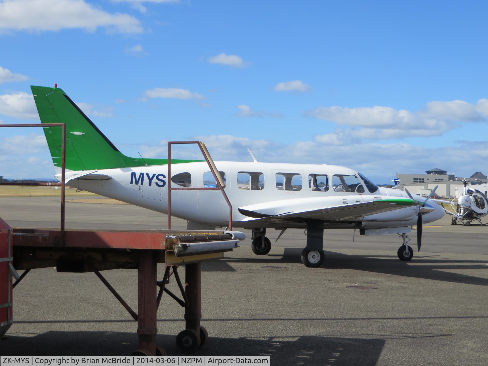 ZK-MYS, 1976 Piper PA-31-350 Chieftain C/N 31-7652032, air2there.com. Piper PA-31-350 Chieftain. ZK-MYS cn 31-7652032. Palmerston North (PMR NZPM). Image © Brian McBride. 06 March 2014