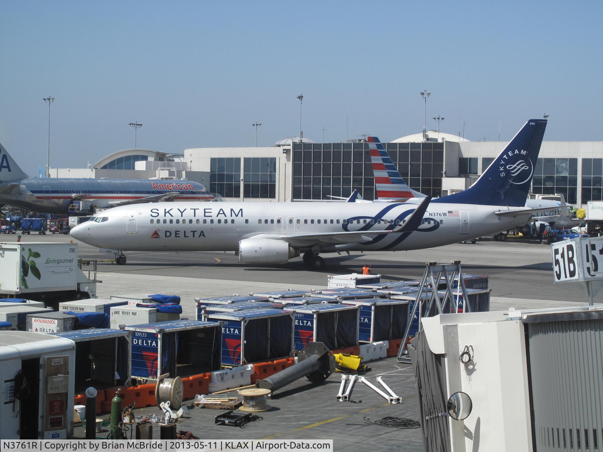 N3761R, 2001 Boeing 737-832 C/N 29628, Delta Airlines. 737-832. N3761R cn 29628 964. SkyTeam livery. Los Angeles - International (LAX KLAX). Image © Brian McBride. 11 May 2013