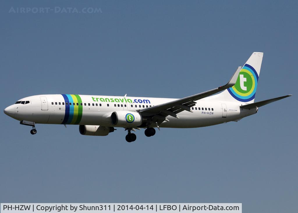 PH-HZW, 2002 Boeing 737-8K2 C/N 29345, Landing rwy 32L