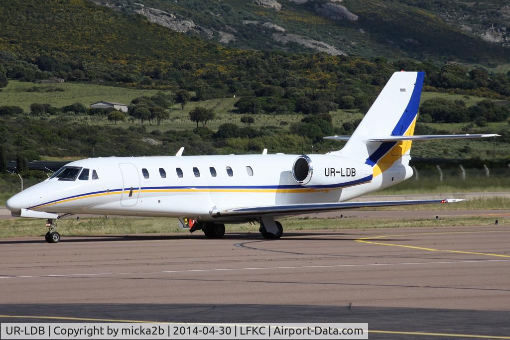 UR-LDB, 2012 Cessna 680 Citation Sovereign C/N 680-0326, Taxiing