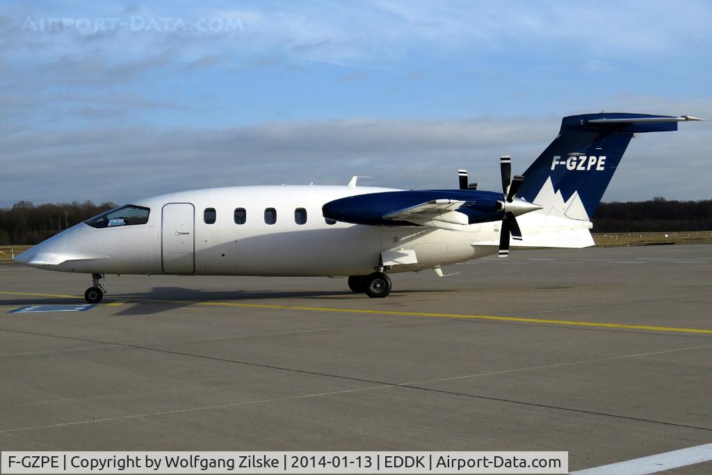 F-GZPE, 2003 Piaggio P-180 Avanti C/N 1064, visitor