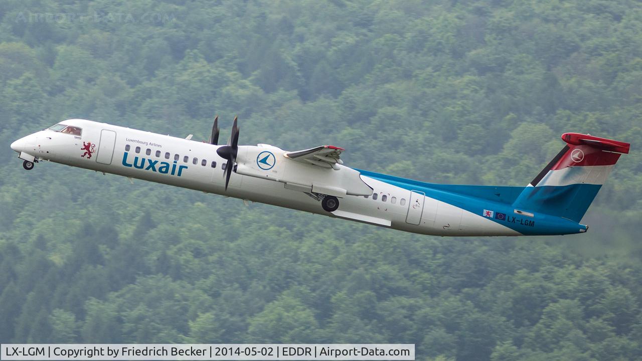 LX-LGM, 2012 De Havilland Canada DHC-8-402Q Dash 8 C/N 4425, departure to Hamburg into a misty evening sky