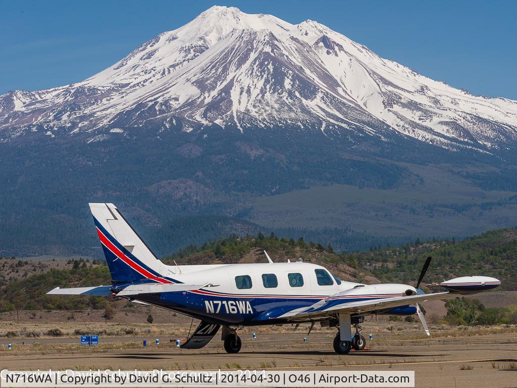 N716WA, 1980 Piper PA-31T C/N 31T-8020042, Waiting at Weed airport.
