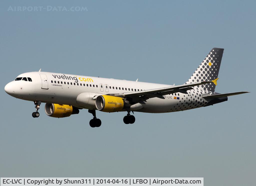 EC-LVC, 2000 Airbus A320-214 C/N 1372, Landing rwy 14R