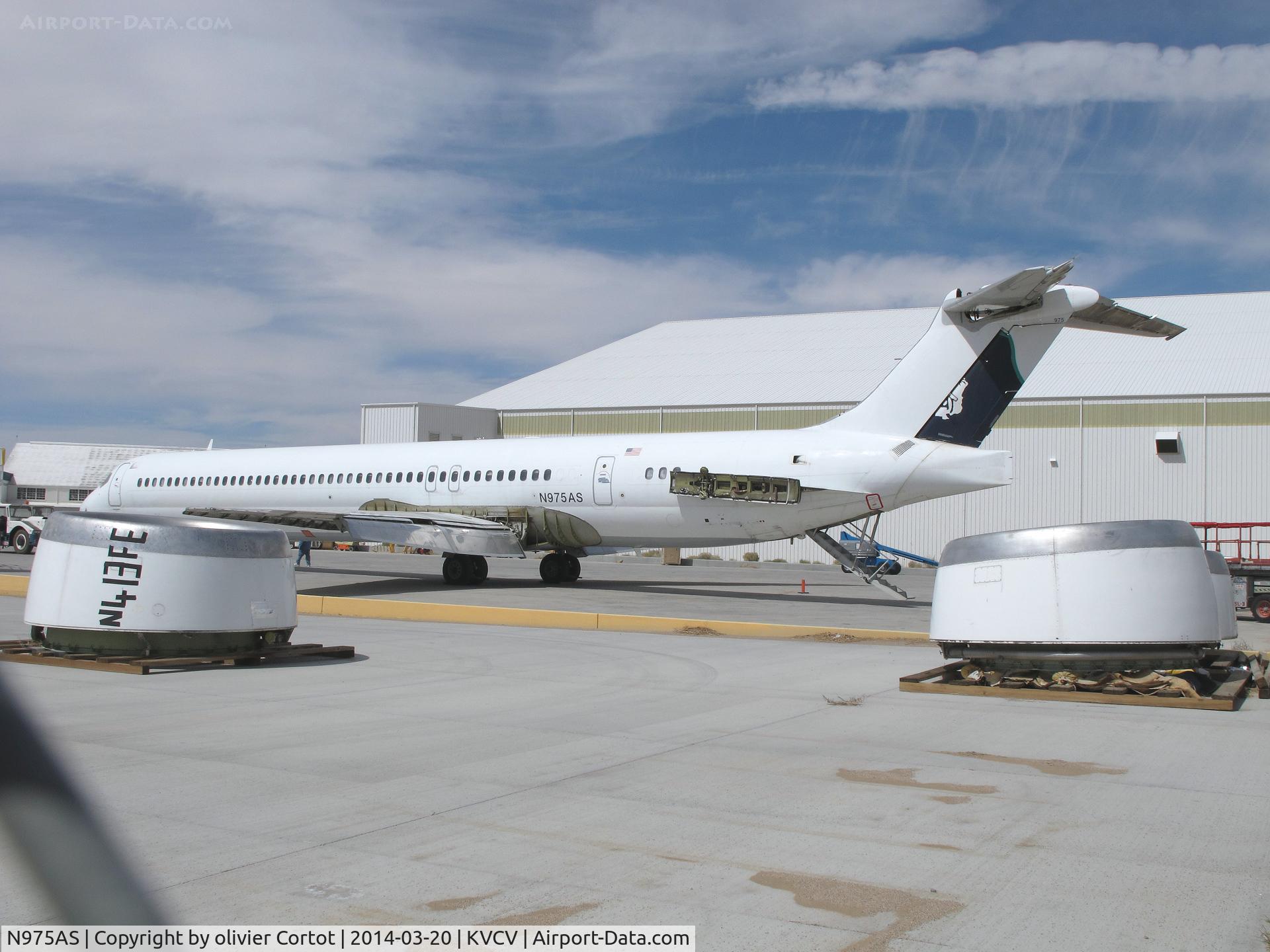 N975AS, 1994 McDonnell Douglas MD-83 (DC-9-83) C/N 53451, ending at victorville