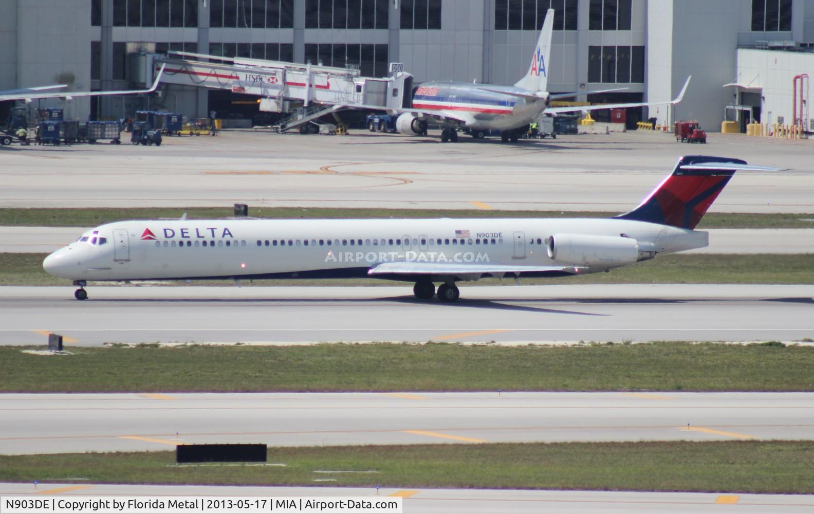 N903DE, 1992 McDonnell Douglas MD-88 C/N 53380, Delta MD-88
