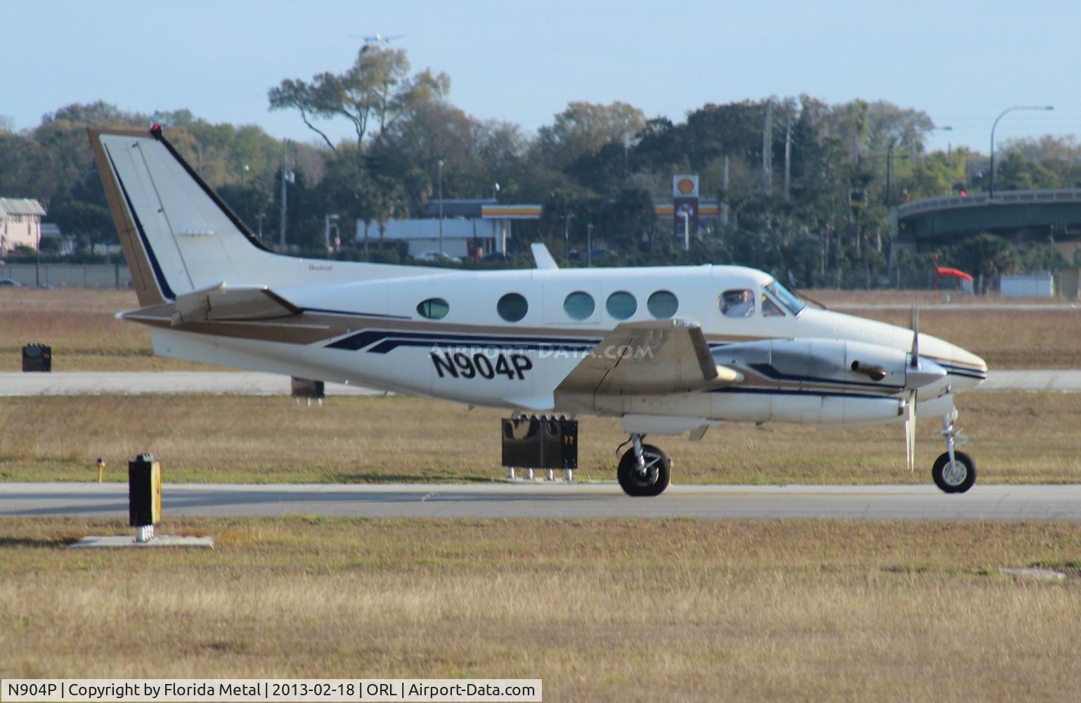 N904P, 1988 Beech C90A King Air C/N LJ1181, Beech C90A
