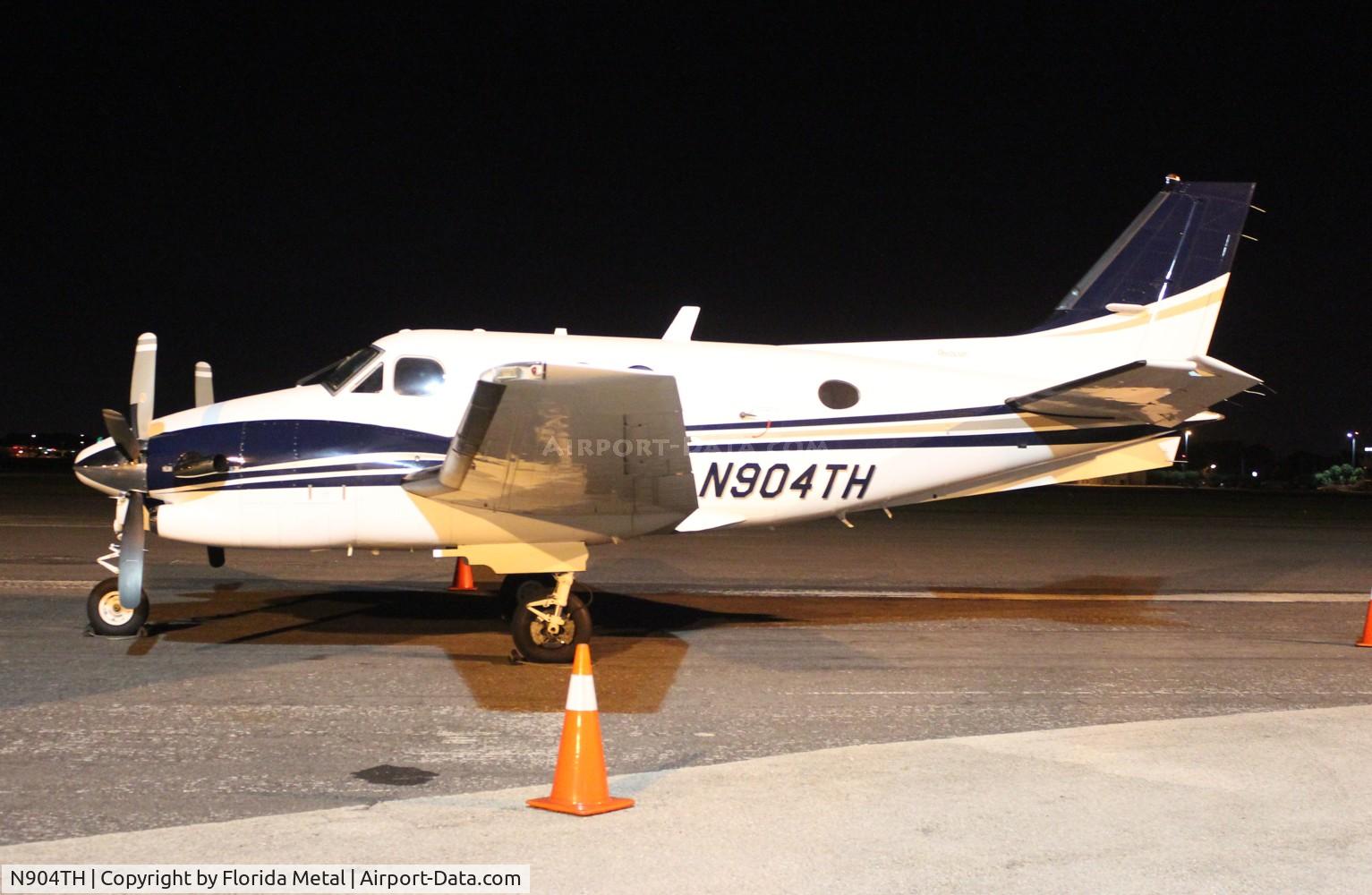 N904TH, Raytheon Aircraft Company C90A C/N LJ-1680, Beech C90A