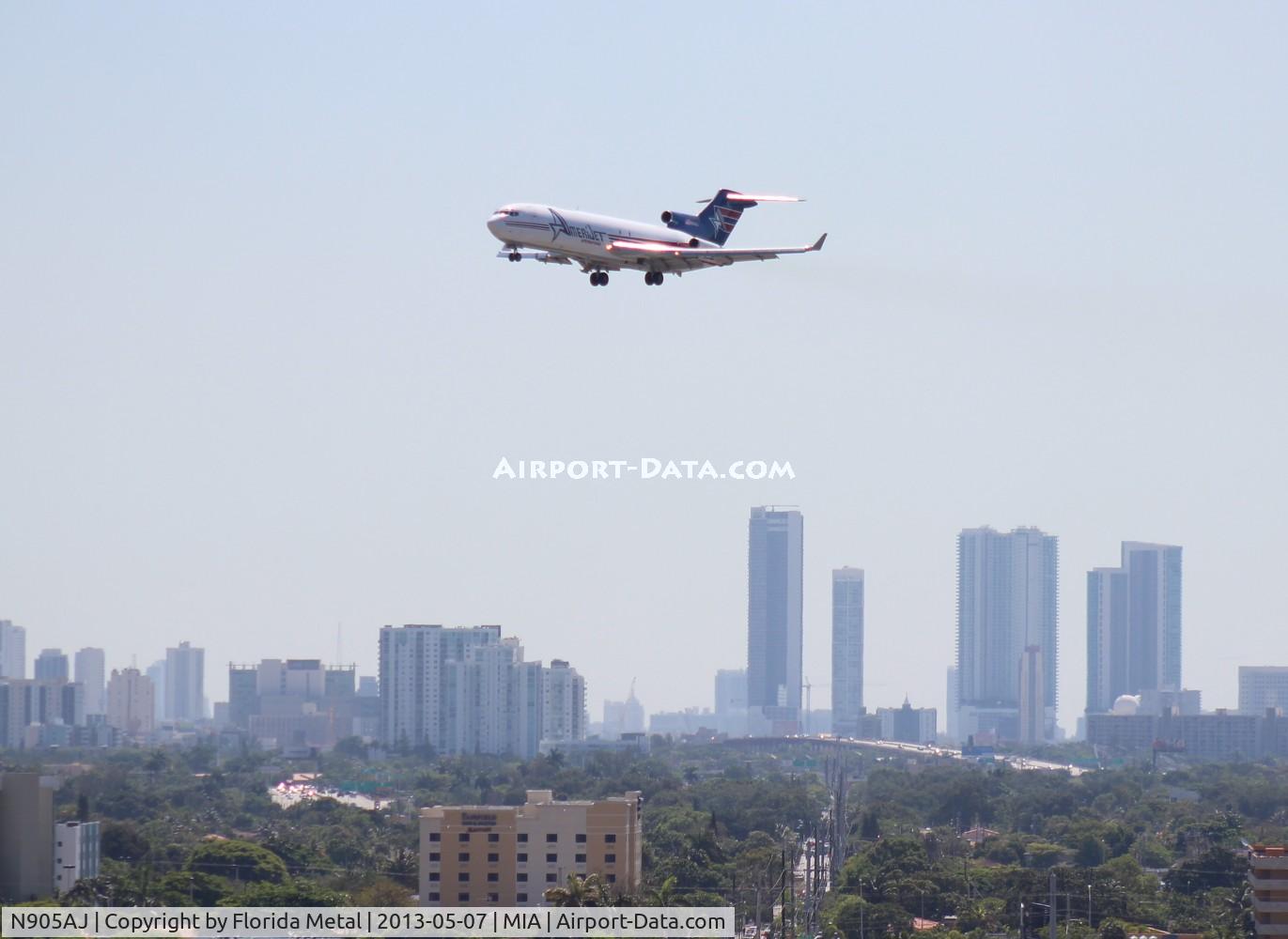 N905AJ, 1980 Boeing 727-231 C/N 21989, Amerijet 727-200 over Miami skyline
