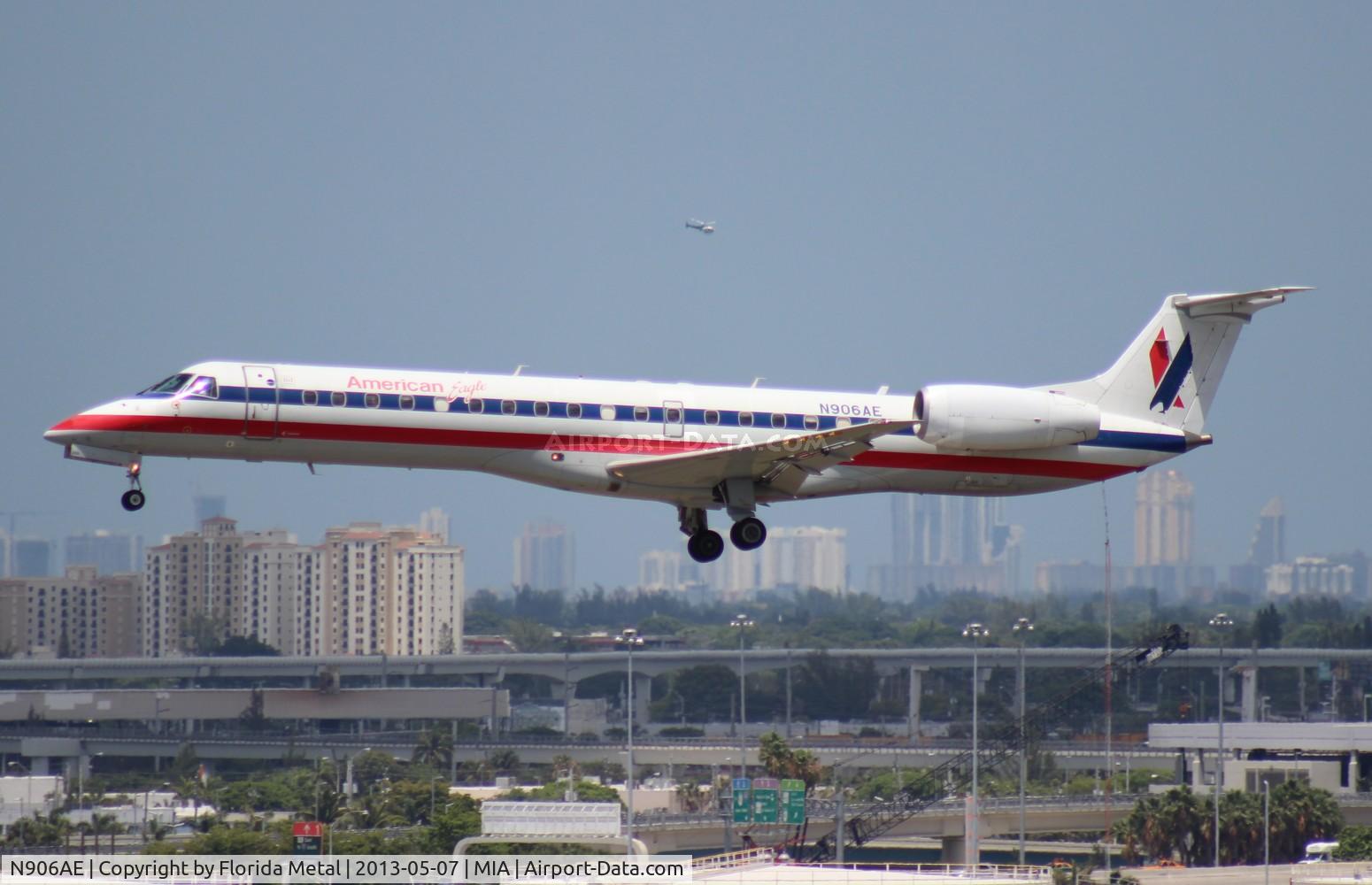 N906AE, 2005 Embraer ERJ-145LR (EMB-145LR) C/N 14500894, Eagle E145LR