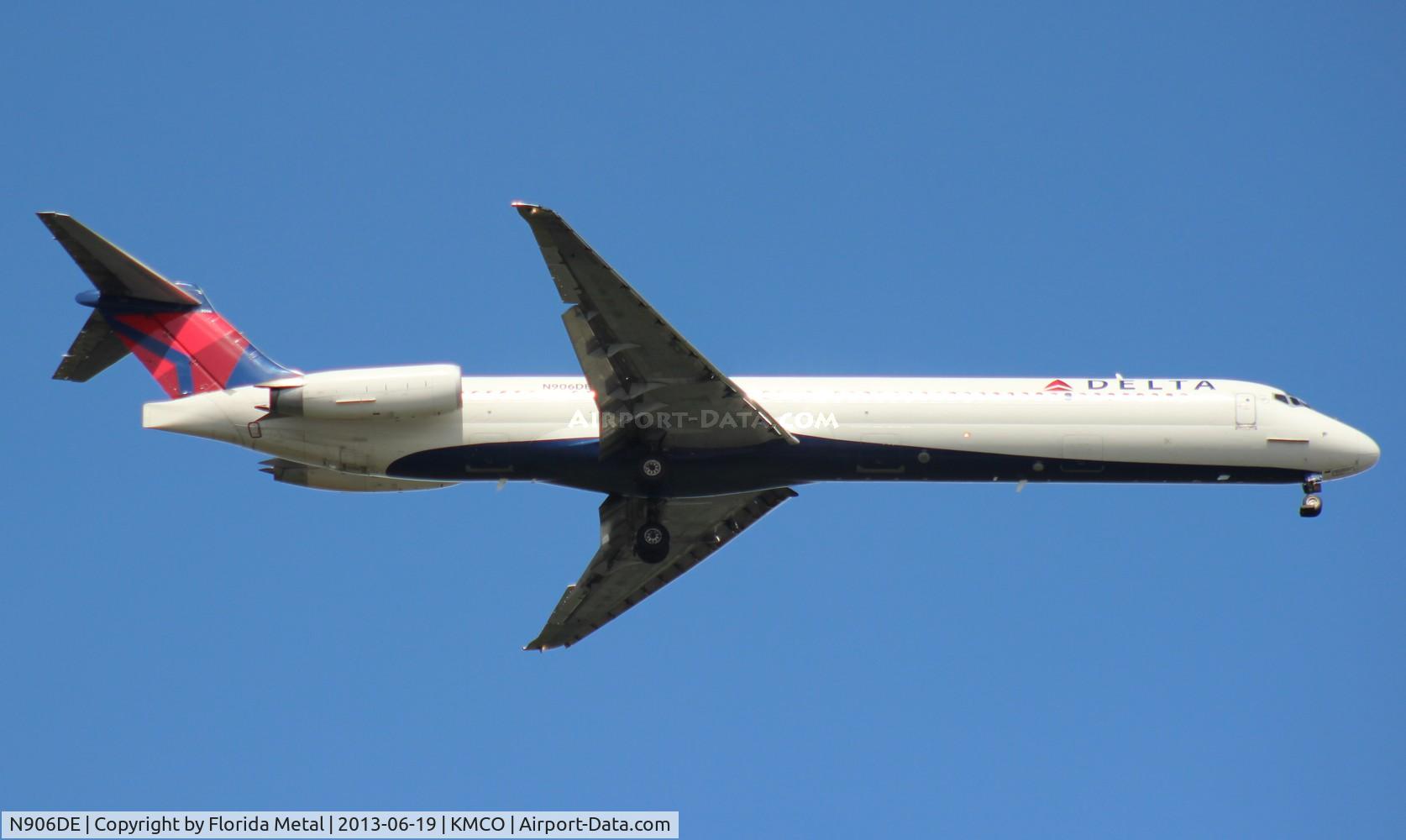 N906DE, 1992 McDonnell Douglas MD-88 C/N 53415, Delta MD-88