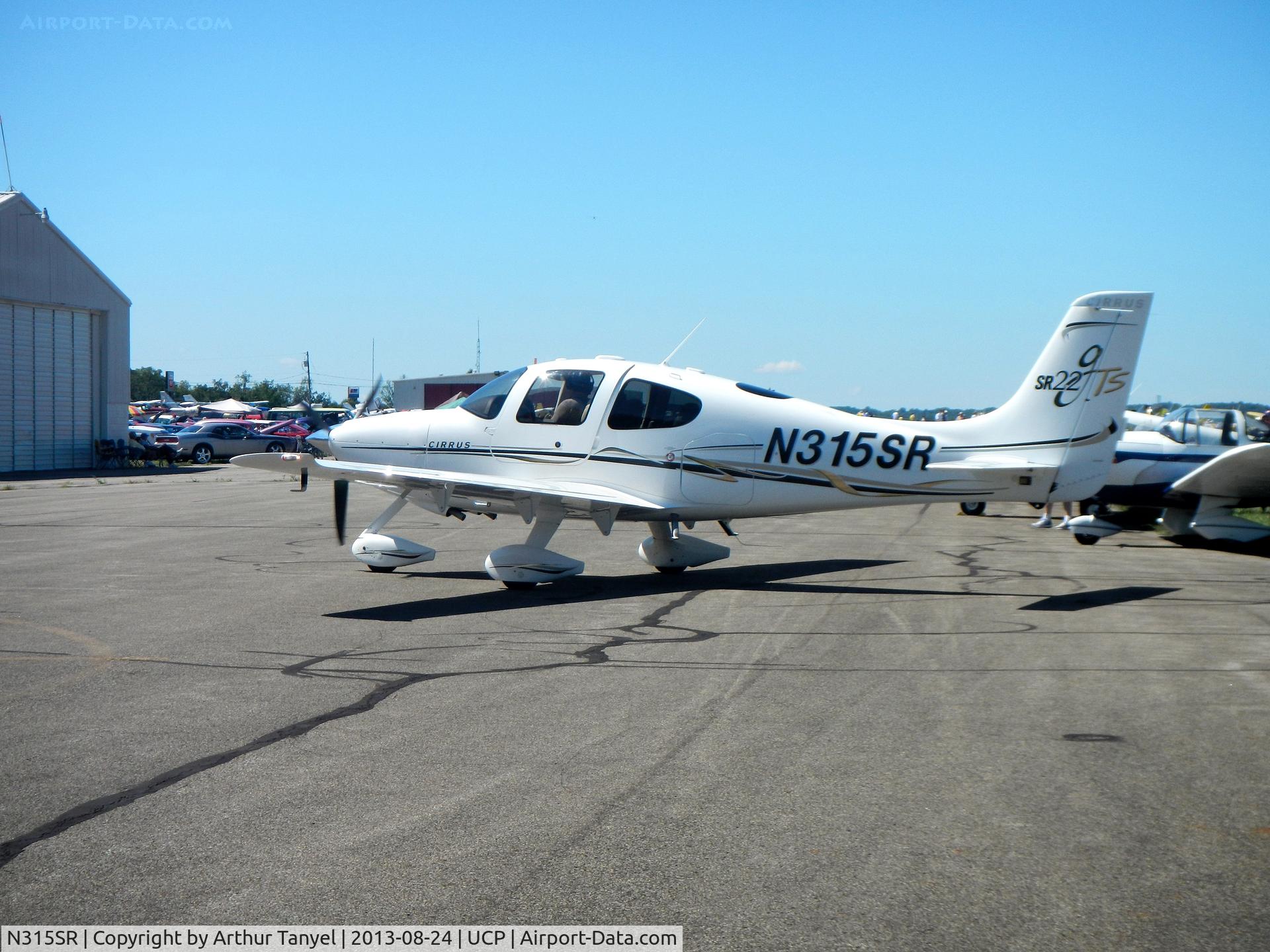 N315SR, 2007 Cirrus SR22 C/N 2315, Taxiing to takeoff after UCP Wheels and Wings Airshow