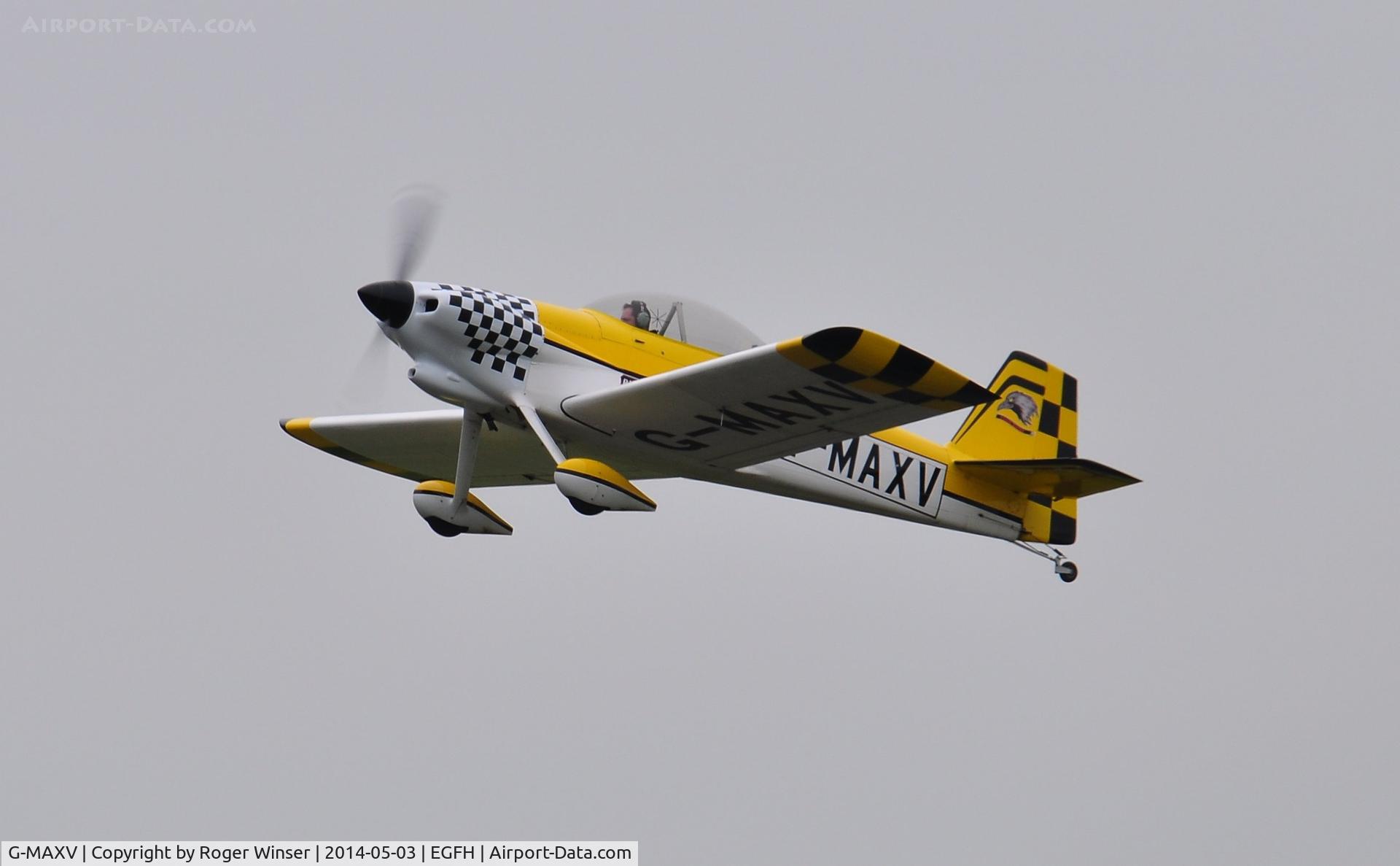 G-MAXV, 2000 Vans RV-4 C/N PFA 181-13266, Raven 1 departing Runway 10 to lead Team Raven in thier first 5-ship formation aerobatics practice session.