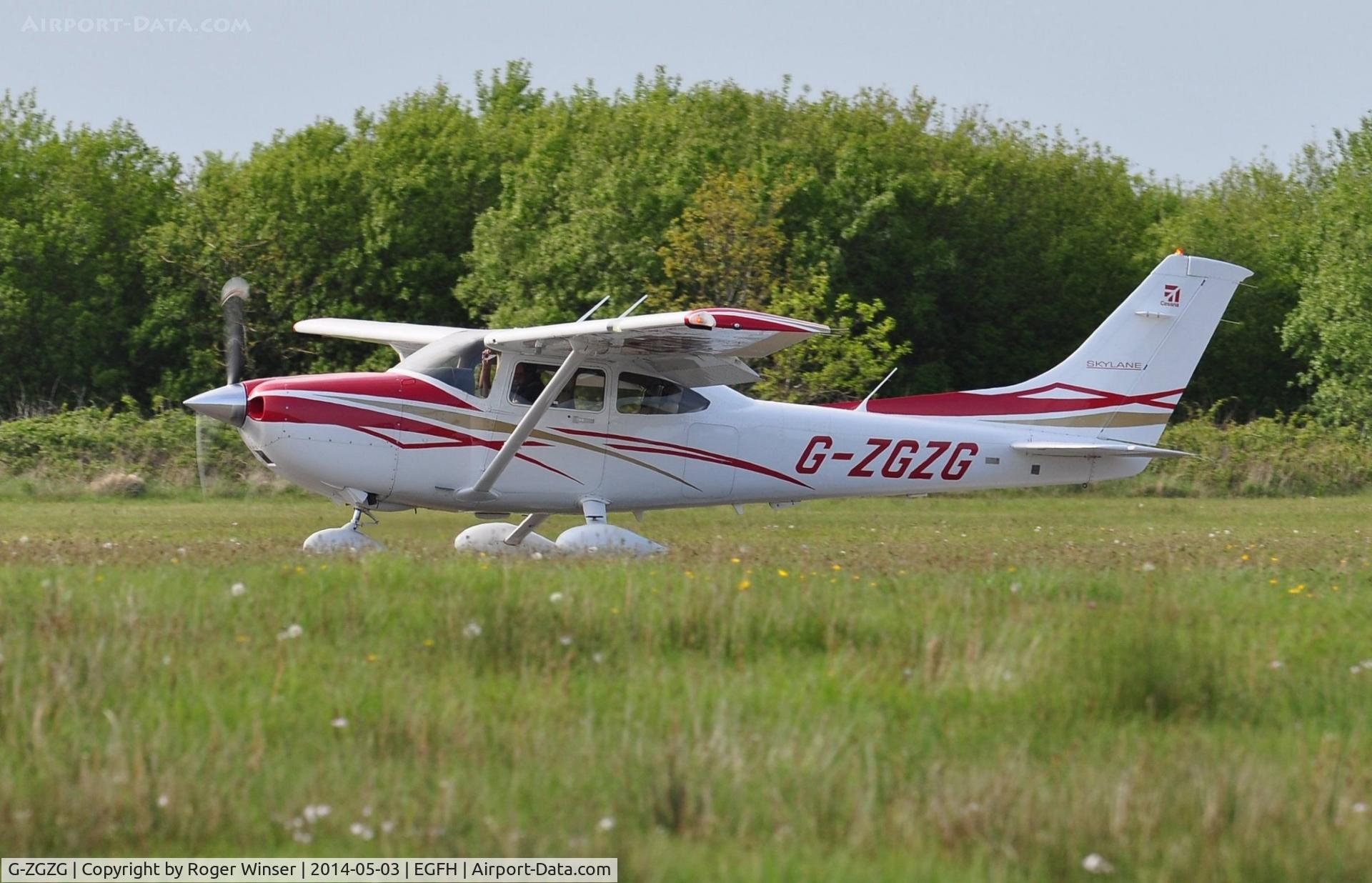 G-ZGZG, 2007 Cessna 182T Skylane C/N 18282036, Visiting Cessna Skylane departing Runway 22.