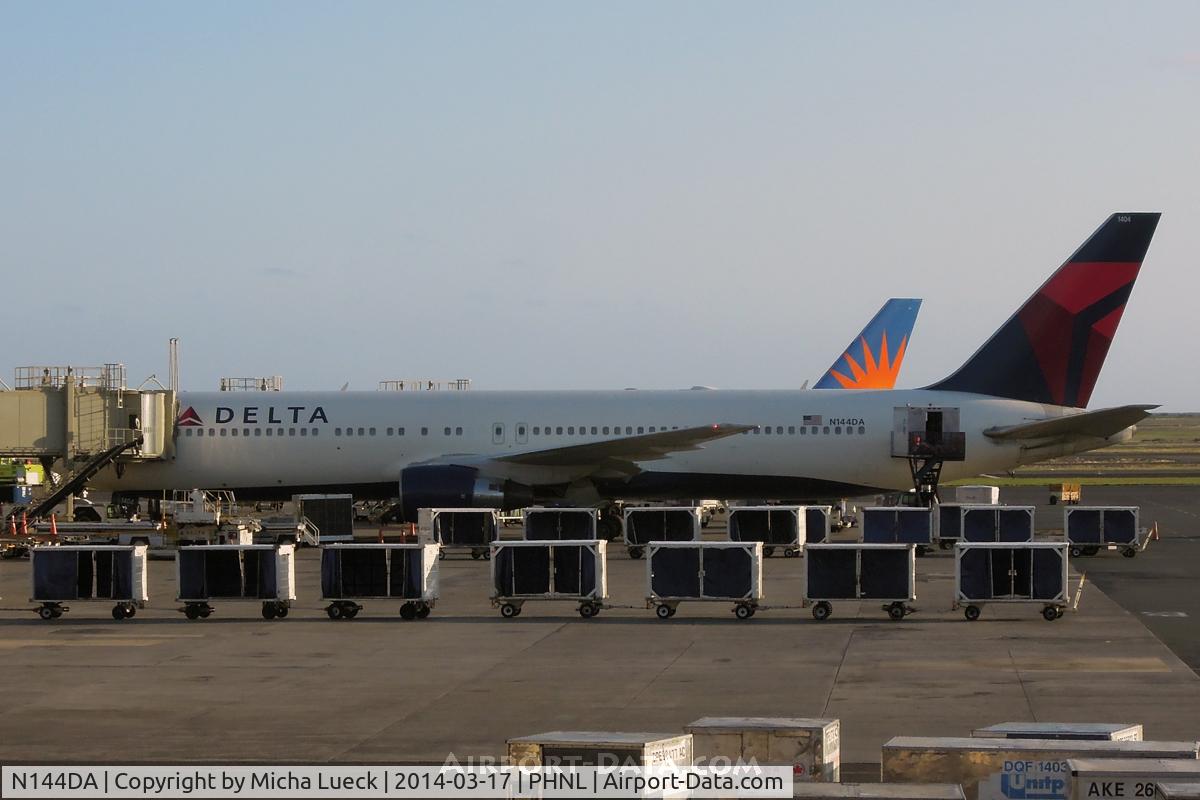N144DA, 1999 Boeing 767-332 C/N 27584, At Honolulu