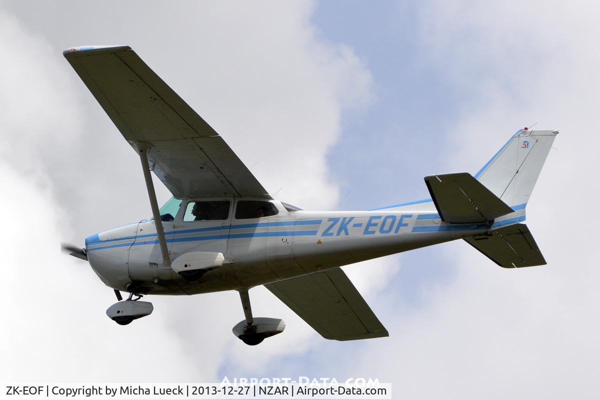 ZK-EOF, Cessna 172N C/N 17271798, At Ardmore