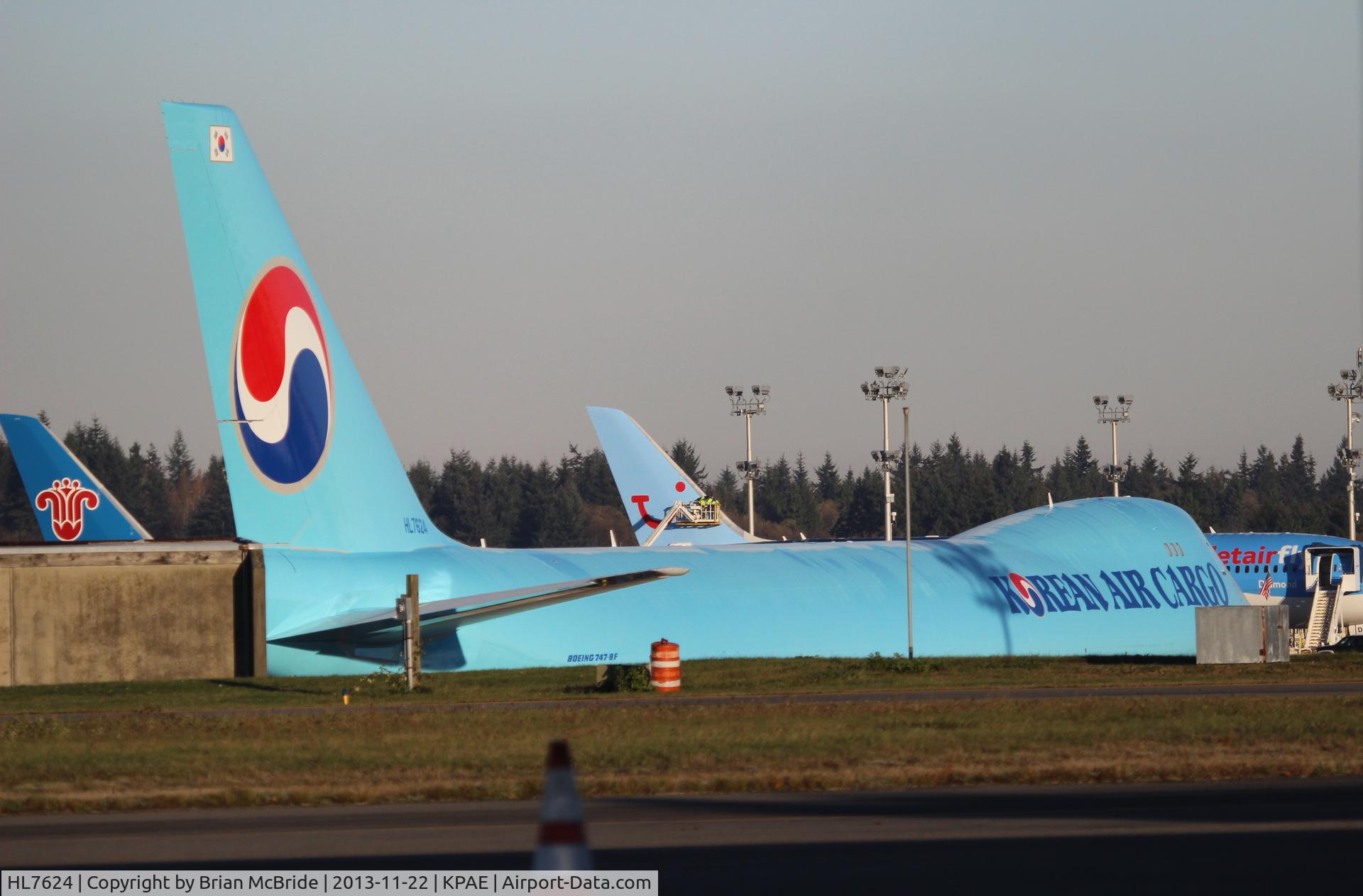 HL7624, 2013 Boeing 747-8B5F C/N 37656, Korean Air Cargo. 747-8F. HL7624.Everett - Snohomish County Paine Field (PAE KPAE). Image © Brian McBride. 22 November 2013