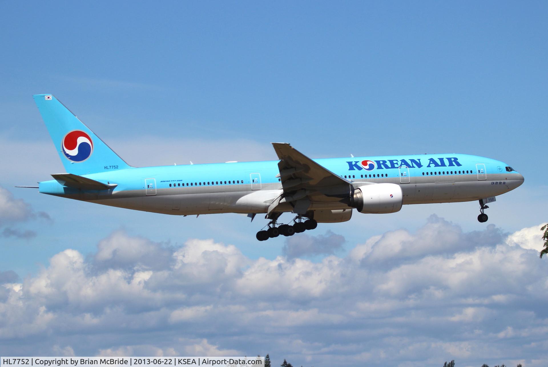 HL7752, 2007 Boeing 777-2B5/ER C/N 34211, Korean Air. 777-2B5ER. HL7752 cn 34211 682. Seattle Tacoma - International (SEA KSEA). Image © Brian McBride. 22 June 2013