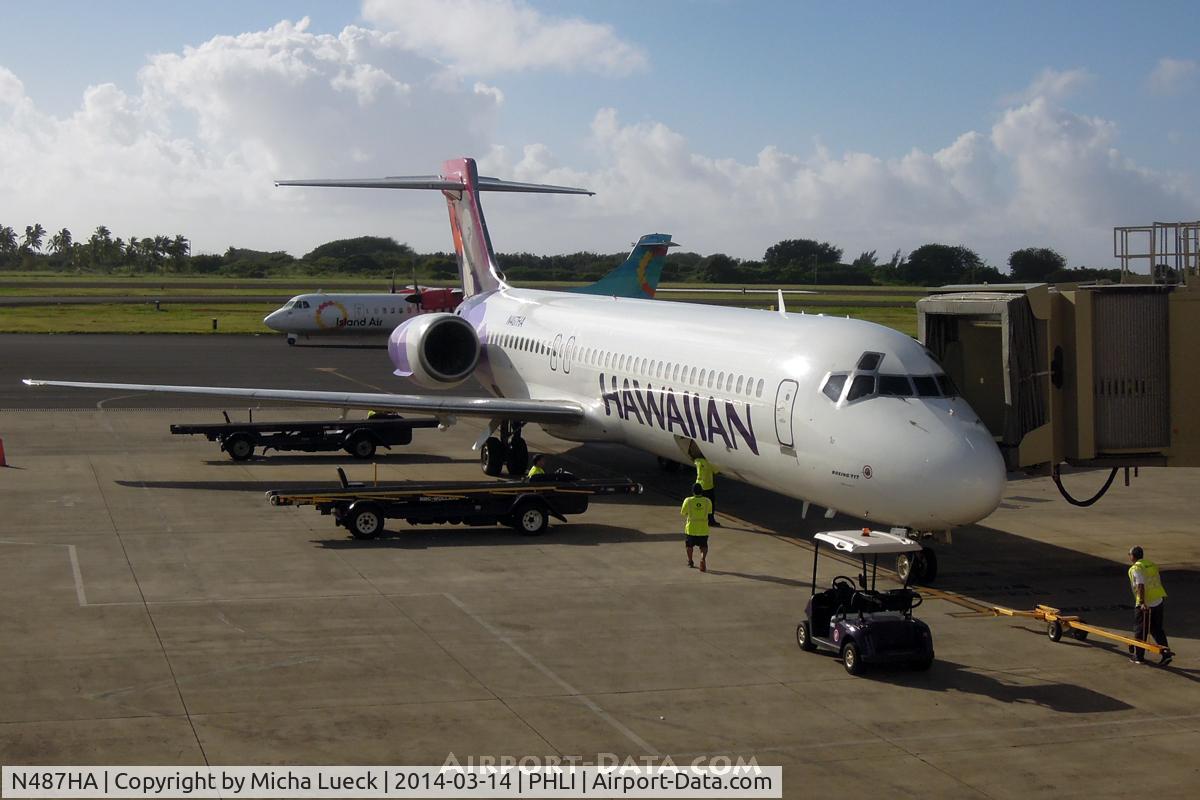 N487HA, 2001 Boeing 717-200 C/N 55132, At Lihue
