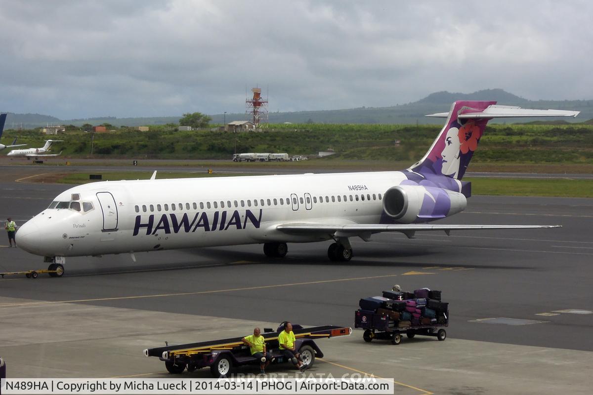 N489HA, 1998 Boeing 717-200 C/N 55002, At Kahului