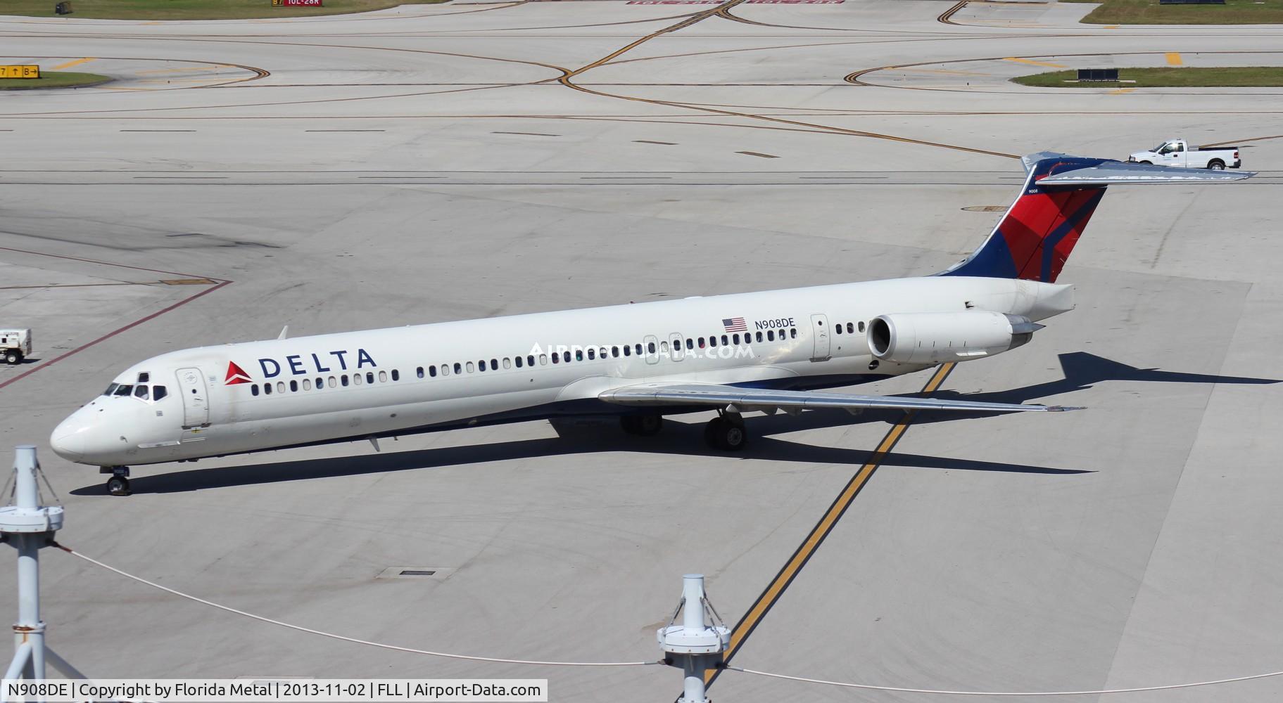 N908DE, 1992 McDonnell Douglas MD-88 C/N 53417, Delta MD-88