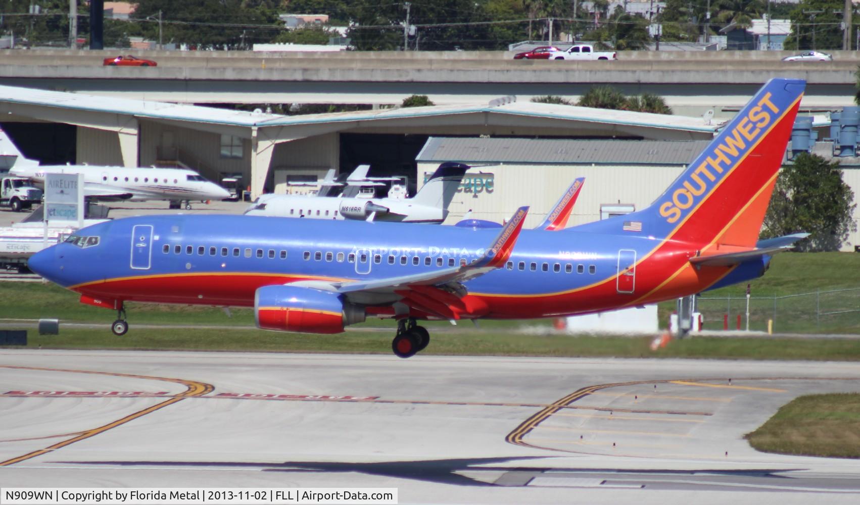 N909WN, 2008 Boeing 737-7H4 C/N 32458, Southwest 737-700