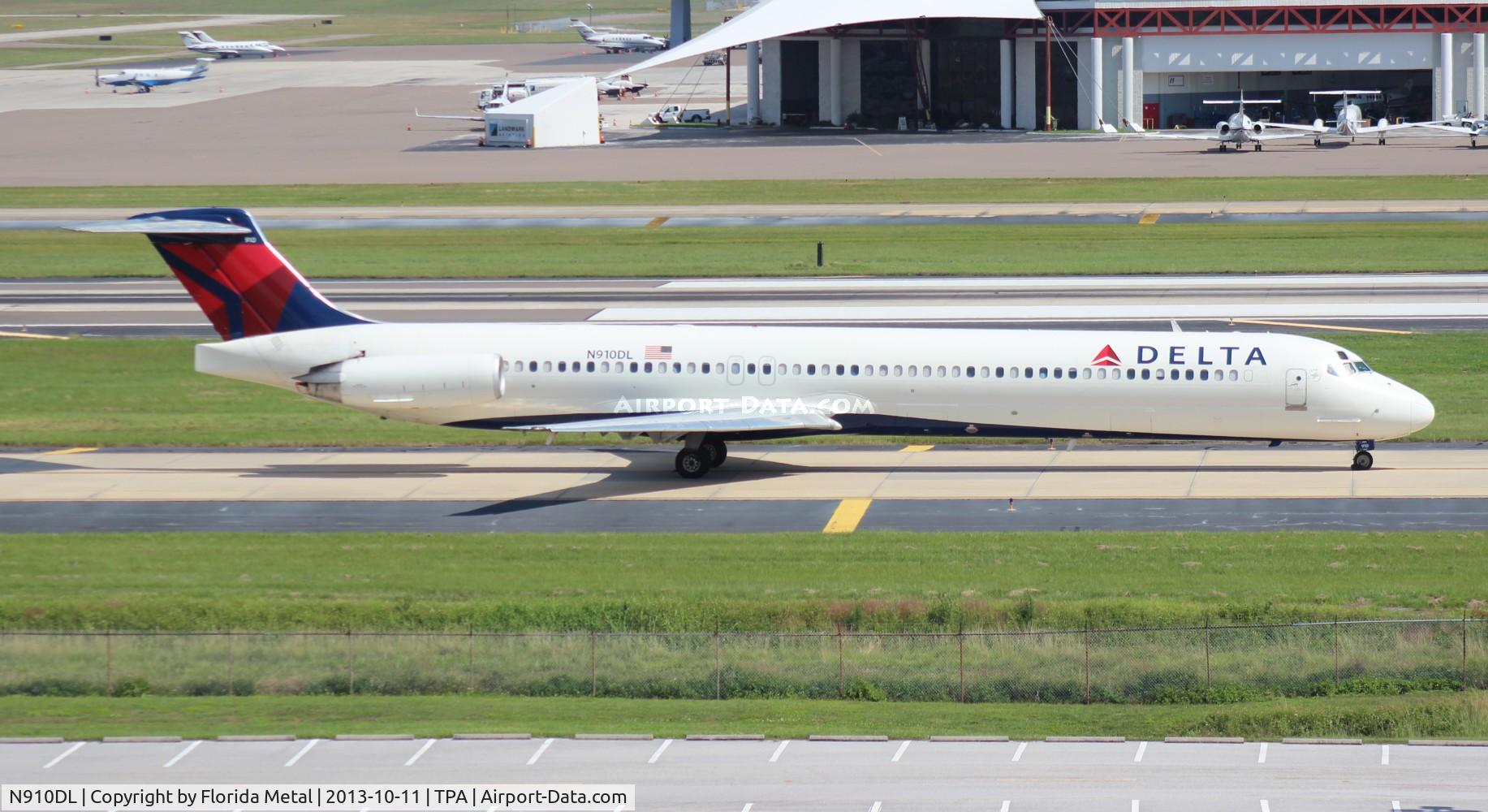 N910DL, 1987 McDonnell Douglas MD-88 C/N 49541, Delta MD-88