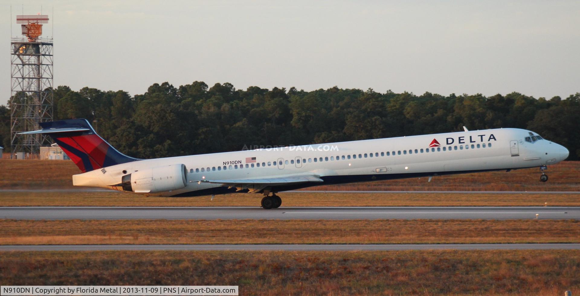 N910DN, 1995 McDonnell Douglas MD-90-30 C/N 53390, Delta MD-90