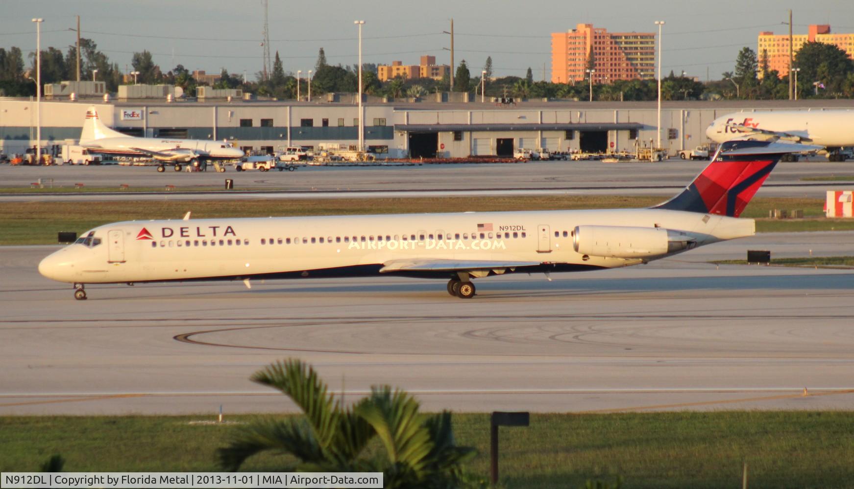 N912DL, 1987 McDonnell Douglas MD-88 C/N 49543, Delta MD-88