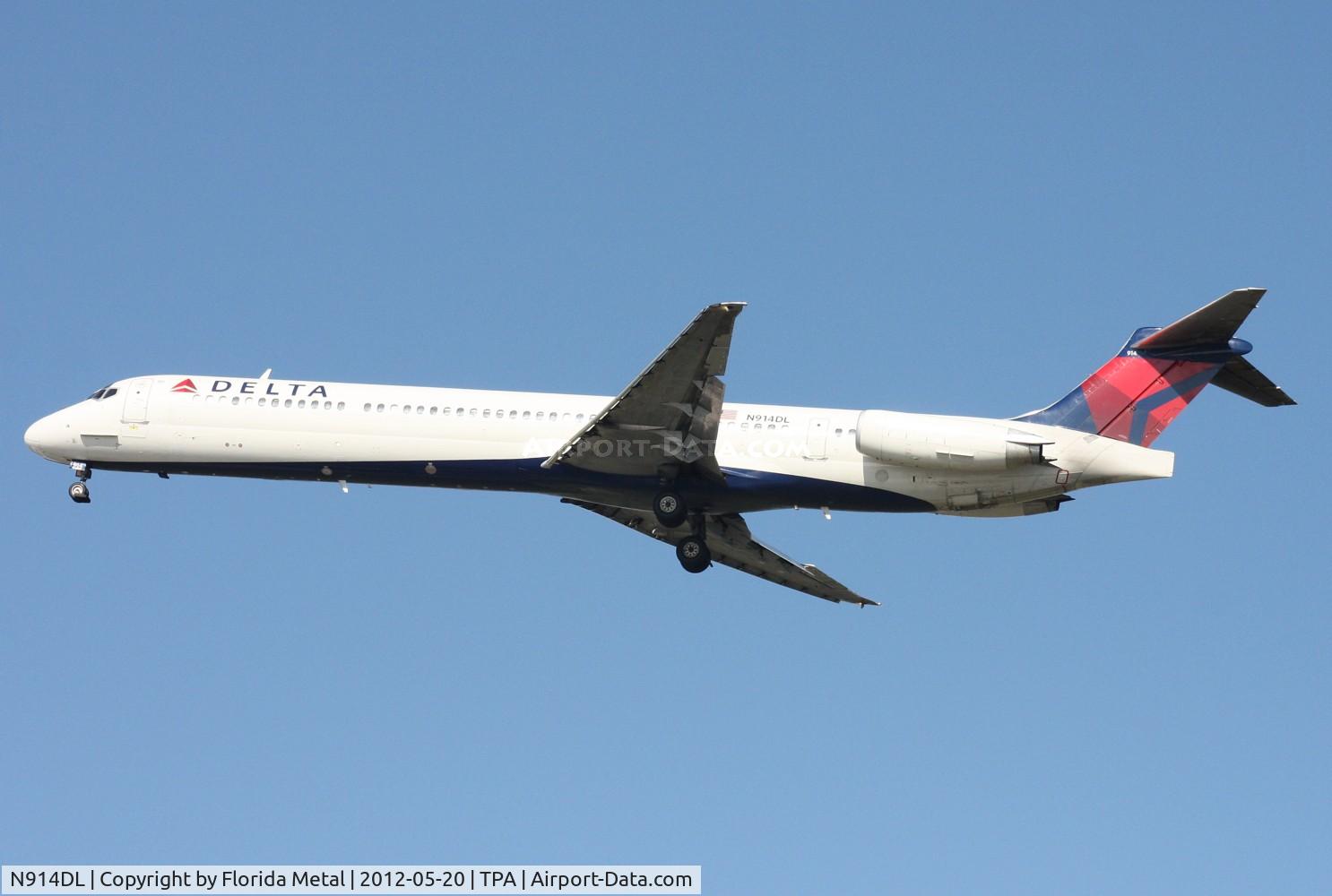 N914DL, 1988 McDonnell Douglas MD-88 C/N 49545, Delta MD-88