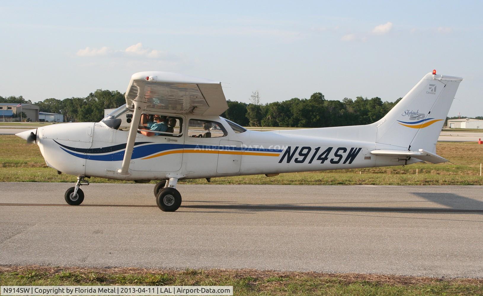 N914SW, 1999 Cessna 172S C/N 172S8160, Cessna 172S